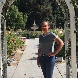 Meet your Posher, Kora